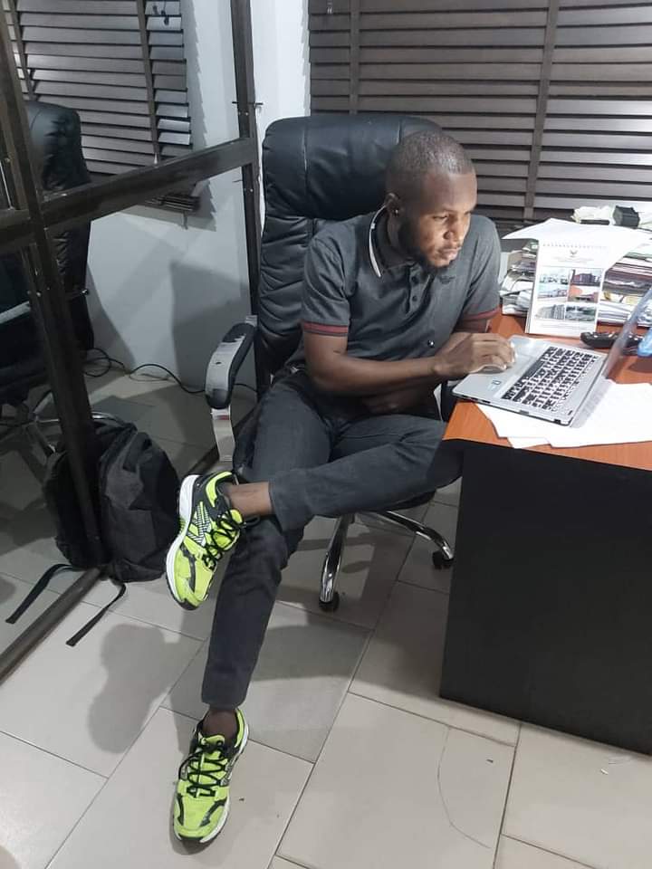 roxemex25's tweet photo. I am a journalist, public relations expert and media consultant. The job gives me satisfaction and has ensured I eat daily without engaging in social vices. Kindly call me for a job or refer me to a friend. My job, My pride! #LabourChallenge https://t.co/JoOS2sEpwU