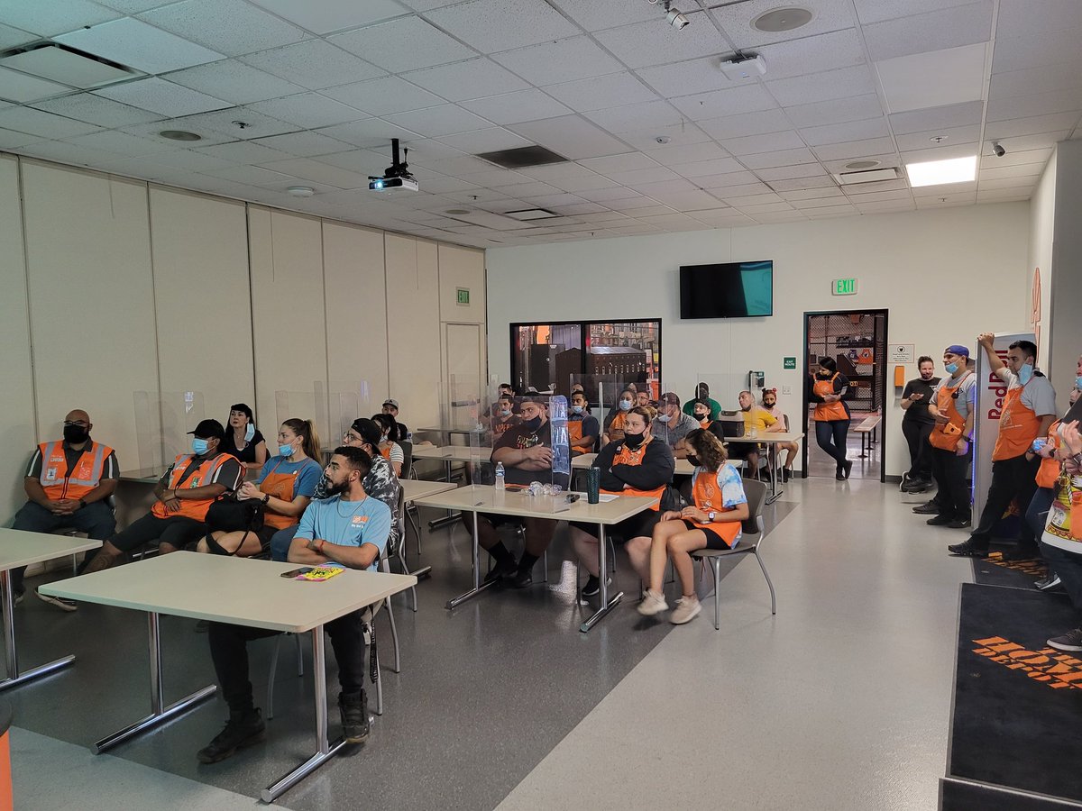 Thank you <a href="/jen_hansen20/">Jen_hansen20</a> <a href="/Drew_THD5642/">Andrew Valenzuela</a> and Danny R. for leading tonight's development class about recognition! 🔥 😎👨‍🏫