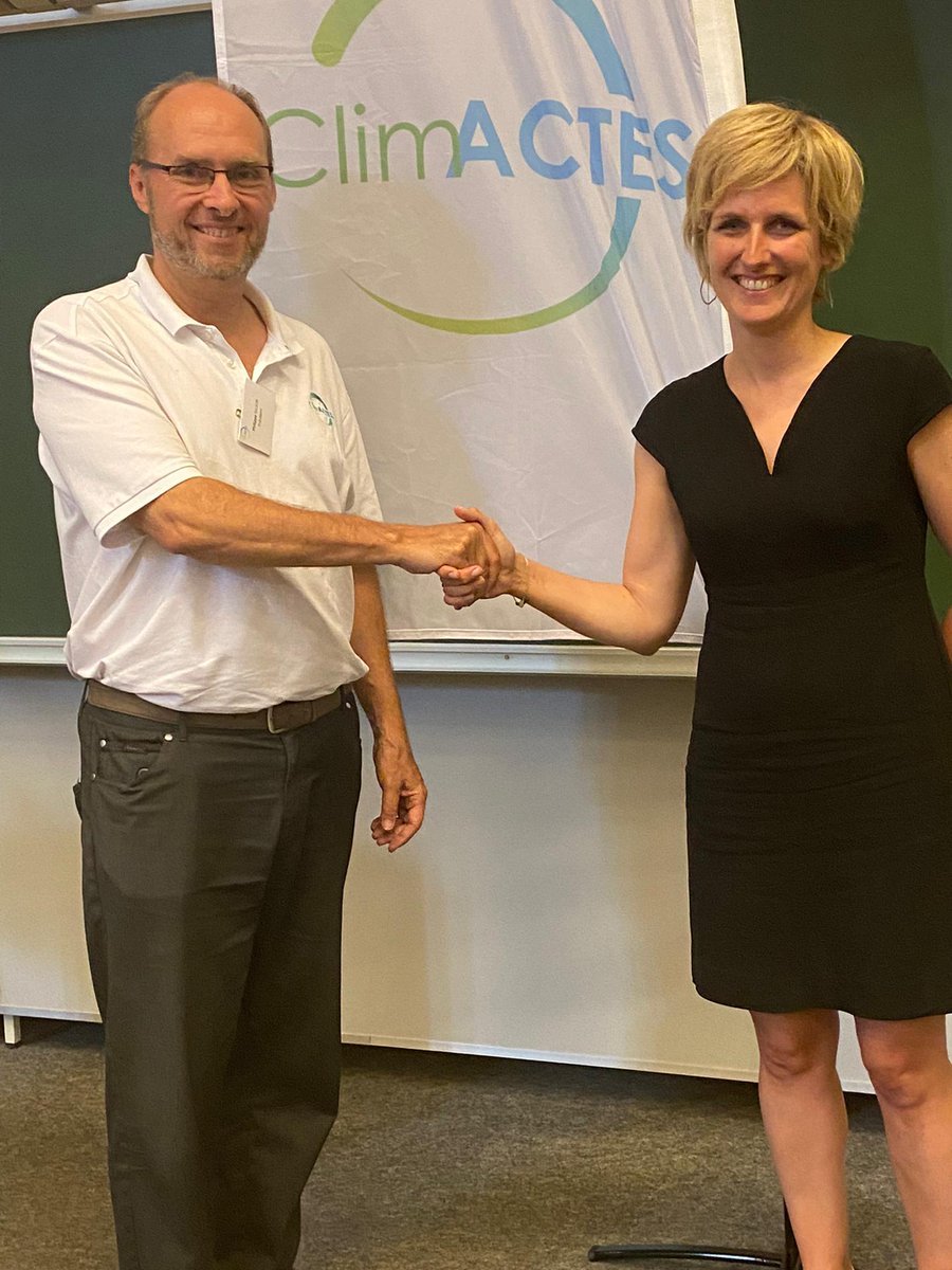 celine_tellier's tweet photo. Visite à l’université d’été #ClimACTES dédiée à la lutte contre le réchauffement climatique et à la transition écologique et solidaire.
👉 Une nouvelle solidarité collective, une forme de “sécurité environnementale”, à l’instar de la sécurité sociale, doit être réinventée. https://t.co/gEzUU26hH4