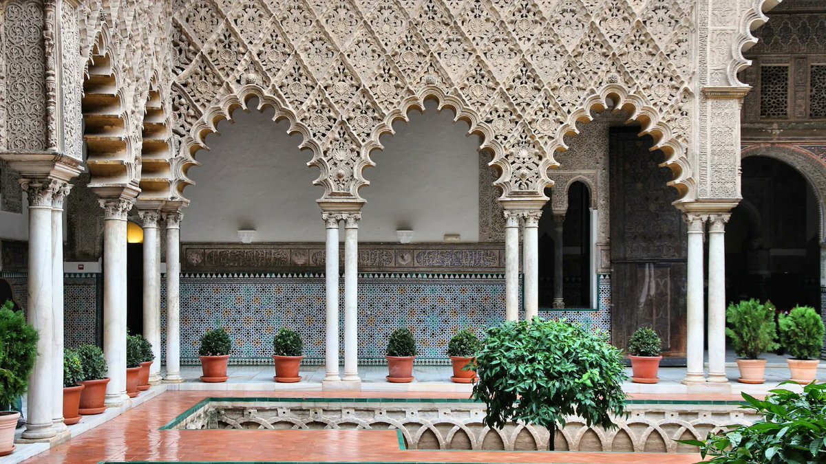 Where in the world? ✈️ You'll find tons of Mudéjar architecture in #Seville 👉 Find out where - buff.ly/2I5I2f2 @sevillaciudad @Sevilla_Turismo @viveandalucia @spain @Spain_inUK @SevillaAlcazar #MMID #SlowTravelSpain #visitseville #visitandalucia