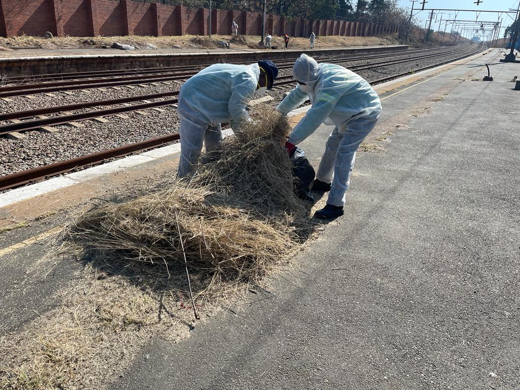 PRASA_Group's tweet photo. Irene station doneโคโค
I am #TEAMPRASAโค
#ReclaimingOurStations
#CleaningMyStation https://t.co/1F6ZH5KsiG