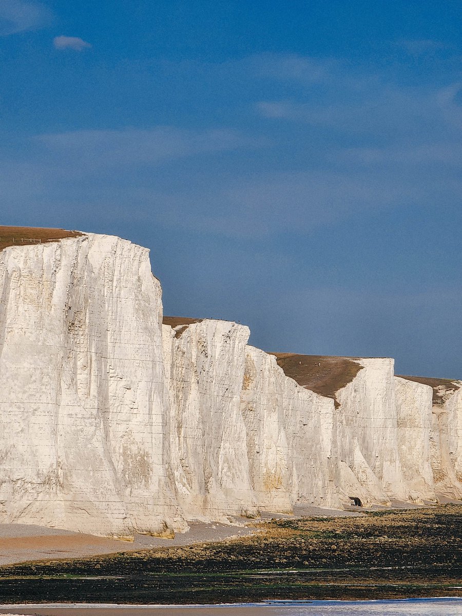 PromotionRipple's tweet photo. White Cliffs /  Seven Sisters รอบนี้มาตอนแดดดีมากกก สวยกว่าตอนที่มาแบบพายุเข้าเยอะเลย 555 https://t.co/nPNufmFcIi