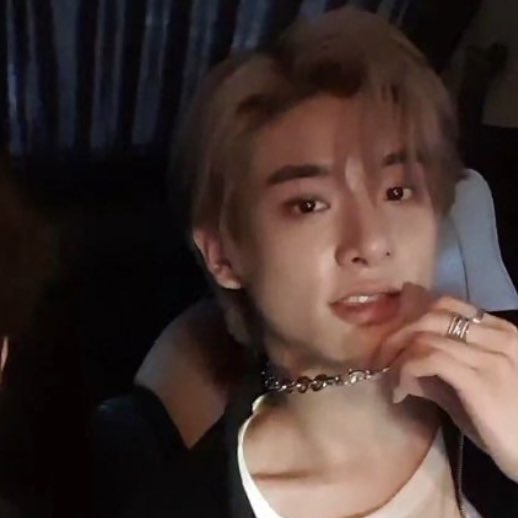 sjydaiIy's tweet image. he’s too fine #enhypen_jake