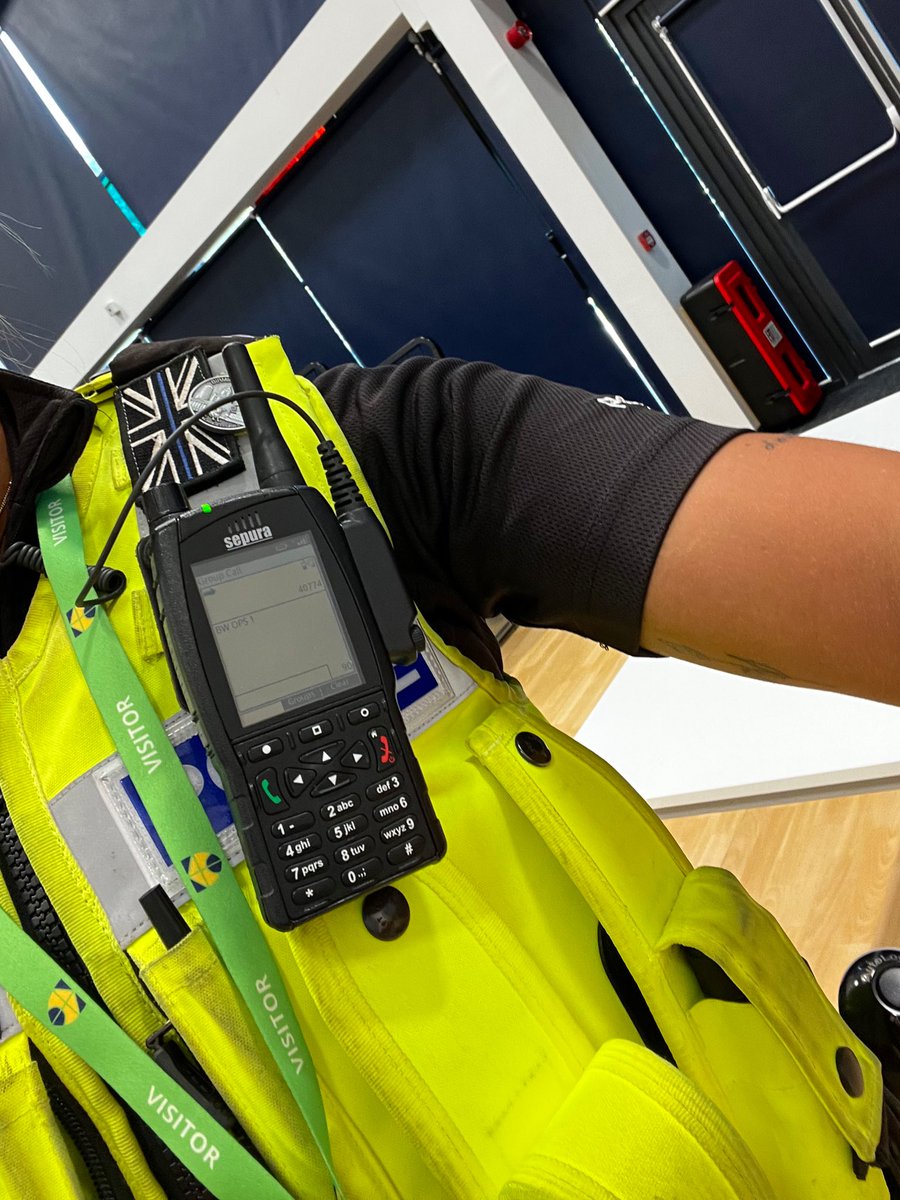 BillesleyWMP's tweet photo. Officers have been at Christ Church Academy this morning, speaking about the rise in knife crime and conducting a knife arch and bag search 🔪🚨👮🏼‍♀️ #saynotoknives #oneknifeonelife https://t.co/M7LXeeJZDk