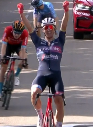 JPHHenneton's tweet photo. #cyclisme 🚴♂️ #TourdeFrance 🇫🇷 Étape 1⃣3⃣
Mads #Perdersen
#TDF #TDF2022 #Vélo https://t.co/NtE9Bv4SFx
