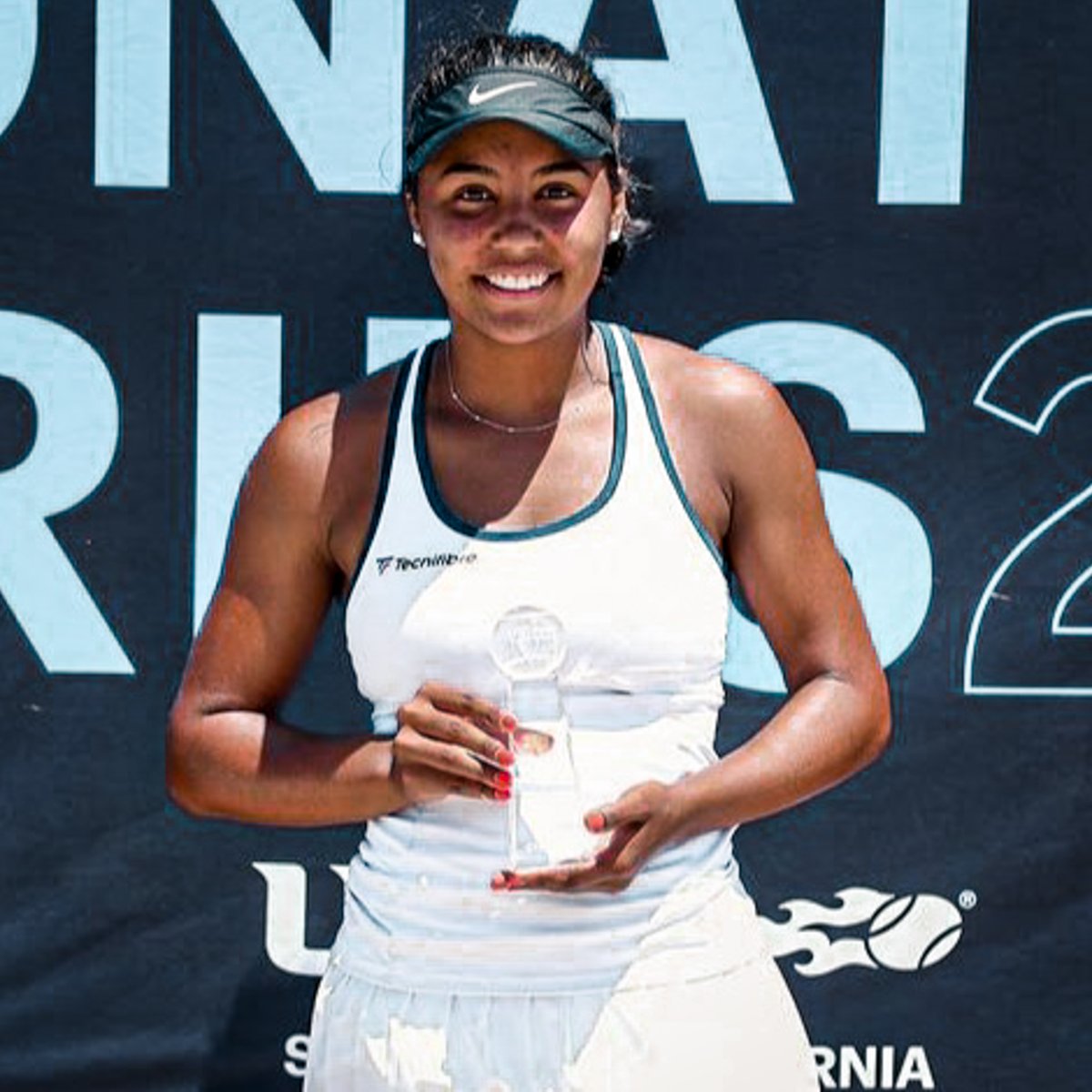 WakeWTennis's tweet photo. A successful summer continues for Casie, picking up a victory in the #OpenSectionals Women's Singles FinalβοΈ
@casieee15 | π©πΎ https://t.co/rLVBP3wyBM