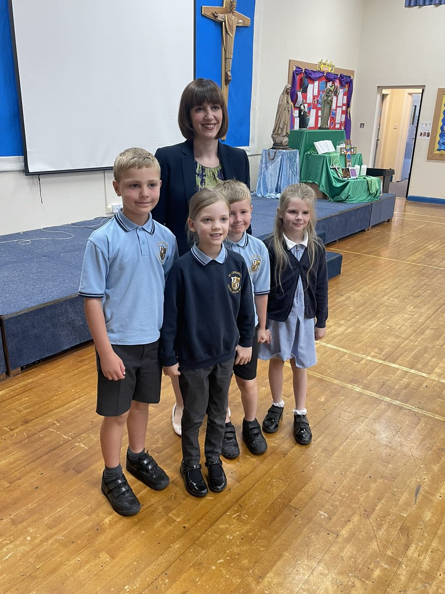Fantastic to speak to <a href="/St_Leonards_RC/">St Leonard's Catholic Primary School</a> school assembly this morning.

The children had searching questions about my work as their MP, how they can help to protect our environment, and solutions to the cost of living crisis.

Thanks to the head &amp; staff for the opportunity to visit.