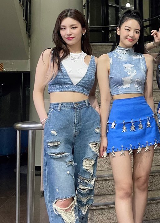 yejisuarchive's tweet photo. twt update https://t.co/zAZ61lyH2m