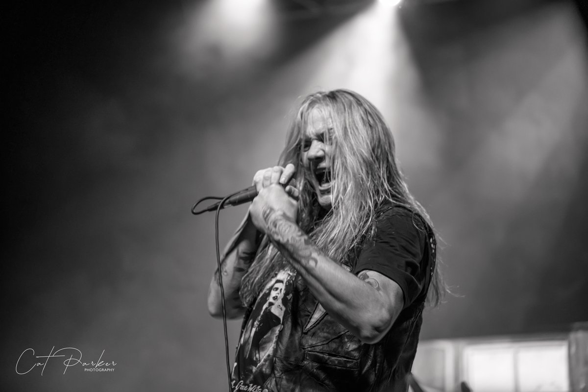 catparkerphoto's tweet photo. Sebastian Bach @ Skyway Theatre 11/21/21
📸catparkerphoto
⠀
#sebastianbach #allmusicmagazine #catparkerphotography #heavymetal #Photography #photographer #concert #music #rockband #rockandrollmusic #bandphotography #jeremycolson #brentwoods #robdeluca #skidrow #rock https://t.co/LJUNdgZ6CP