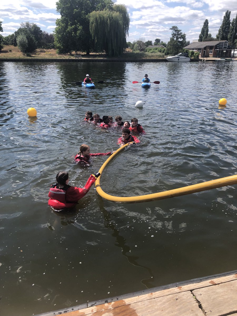 KingstonMvs's tweet photo. We were delighted that ⁦@MPSKingston⁩ and ⁦@LFBKingston⁩ were able to attend the final practical water safety session today in a series of three that we have run with our partners ⁦@AlbanyOutdoors⁩ and ⁦⁦@RLSSSRY⁩ https://t.co/mI2BKWbQQb