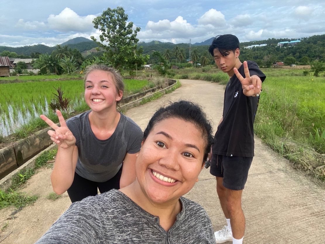 GlobalPlay's tweet photo. A #DayInTheLife of a William &amp; Mary Freeman Intern Fellow at Mae La Noi Daroonsik in photos: https://t.co/oZJwUwn8kL