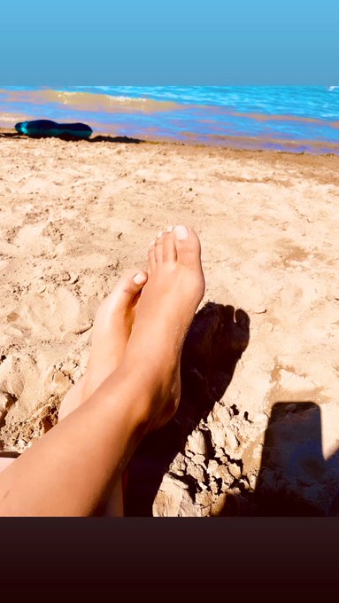 🎀 Il y a des f&eacute;tichistes des pieds parmi mes fans ? https://t.co/7ymLyWHJCo<a href="/tag/porn"class="tags"><span>#porn</span></a><a href="/tag/porno"class="tags"><span>#porno</span></a><a href="/tag/nude"class="tags"><span>#nude</span></a><a href="/tag/uncensored"class="tags"><span>#uncensored</span></a><a href="/tag/cum"class="tags"><span>#cum</span></a><a href="/tag/salope"class="tags"><span>#salope</span></a><a href="/tag/sucking"class="tags"><span>#sucking</span></a>