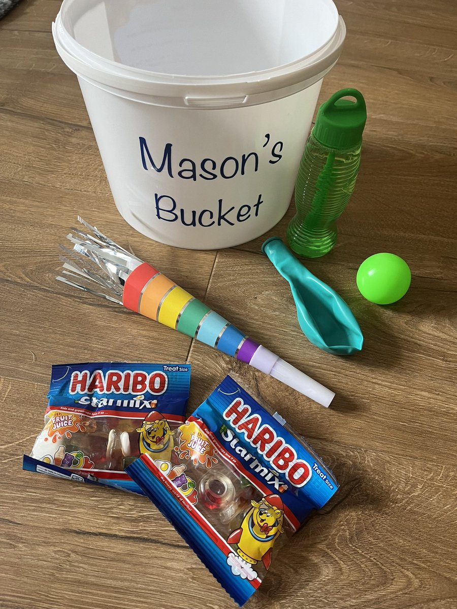 MissSLR98's tweet photo. End of term gifts for my wonderful pupils!💫 🌈 https://t.co/3MKBdVUygA