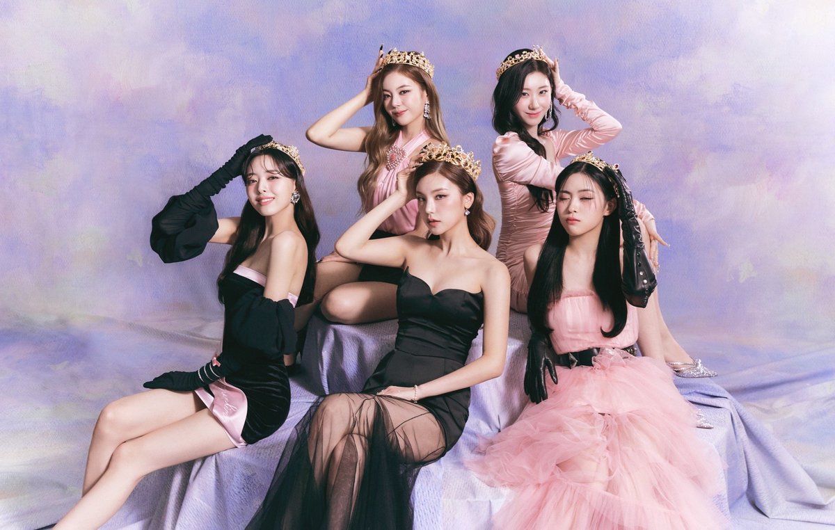 AdrianHayabusa's tweet photo. ITZY x #CHIDORY 👟✨✨✨
https://t.co/jmusZs8FnR https://t.co/oqzZYGXKmT