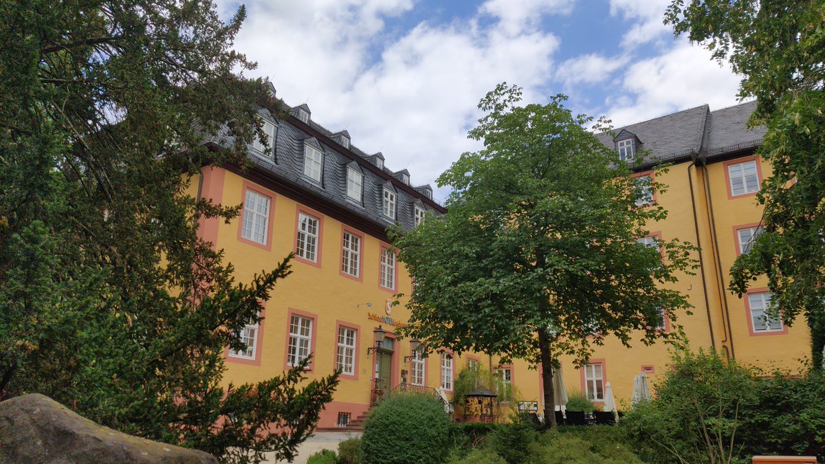 britainopello5's tweet photo. Schloß und Park #Gedern/ #Mittelhessen: https://t.co/fLd22WI9xm