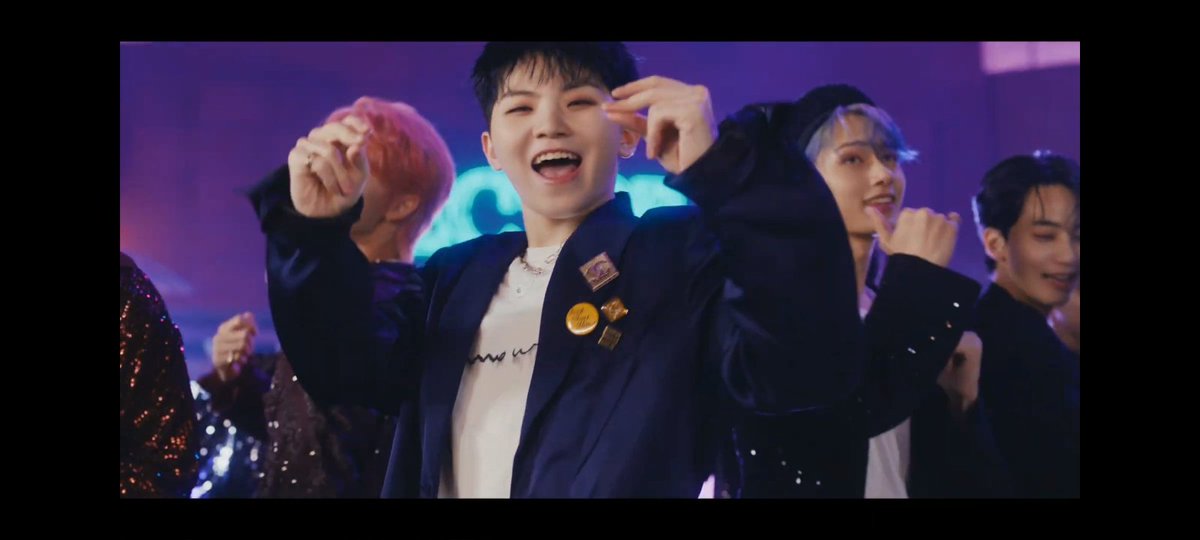 jeonkwonhong's tweet photo. Homerun 🤝 World https://t.co/fl7sjevAmv