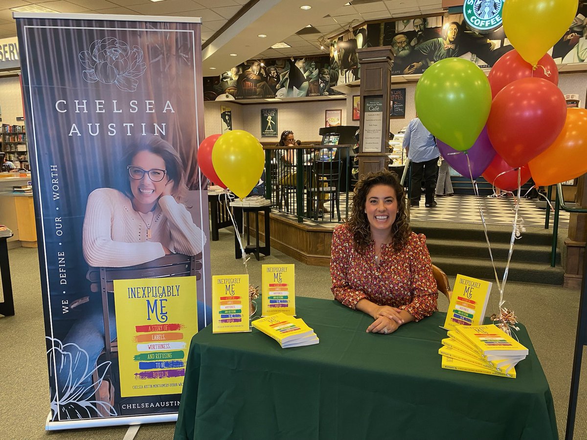 chelseaamdw's tweet photo. Hey, #Chicago friends! I’m in town to tell you more about my book! Come visit me at @BNDeerfieldSq today at 5 and get a signed copy of ‘Inexplicably Me!’ Read more in @dailyherald! https://t.co/STdjFqx4dt 

#InexplicablyMe #ChelseaAustin #Chicago #Deerfield https://t.co/Zgrv0qtWEY