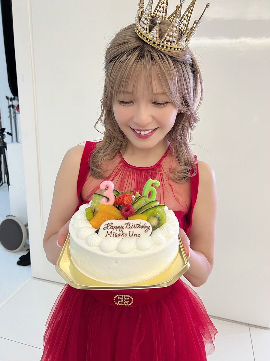 7770812's tweet photo. ꙳★*ﾟ宇野ちゃんhappybirthday꙳★*ﾟ
最近また可愛くなってる(＞＜)
うちもこんな36歳になりたい✨

#宇野実彩子BD2022 https://t.co/eCzj76XUFk