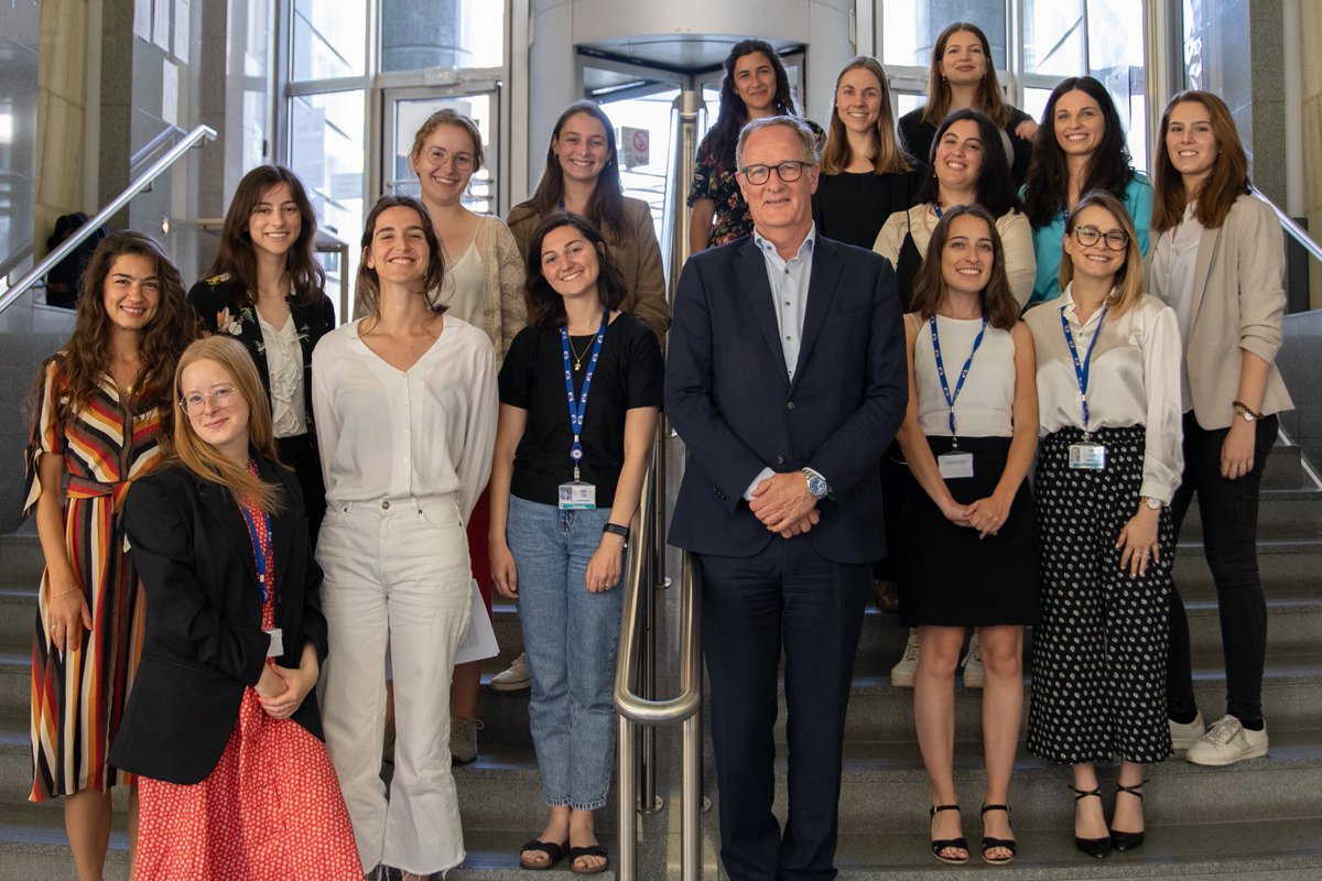 I was inspired talking to @EU_Social trainees today! Seeing such talented and motivated young people, I'm sure that this #BlueBookTraineeship is just the beginning of your long and successful careers. This is YOUR year, the #EuropeanYearOfYouth. Thank you for all your work!