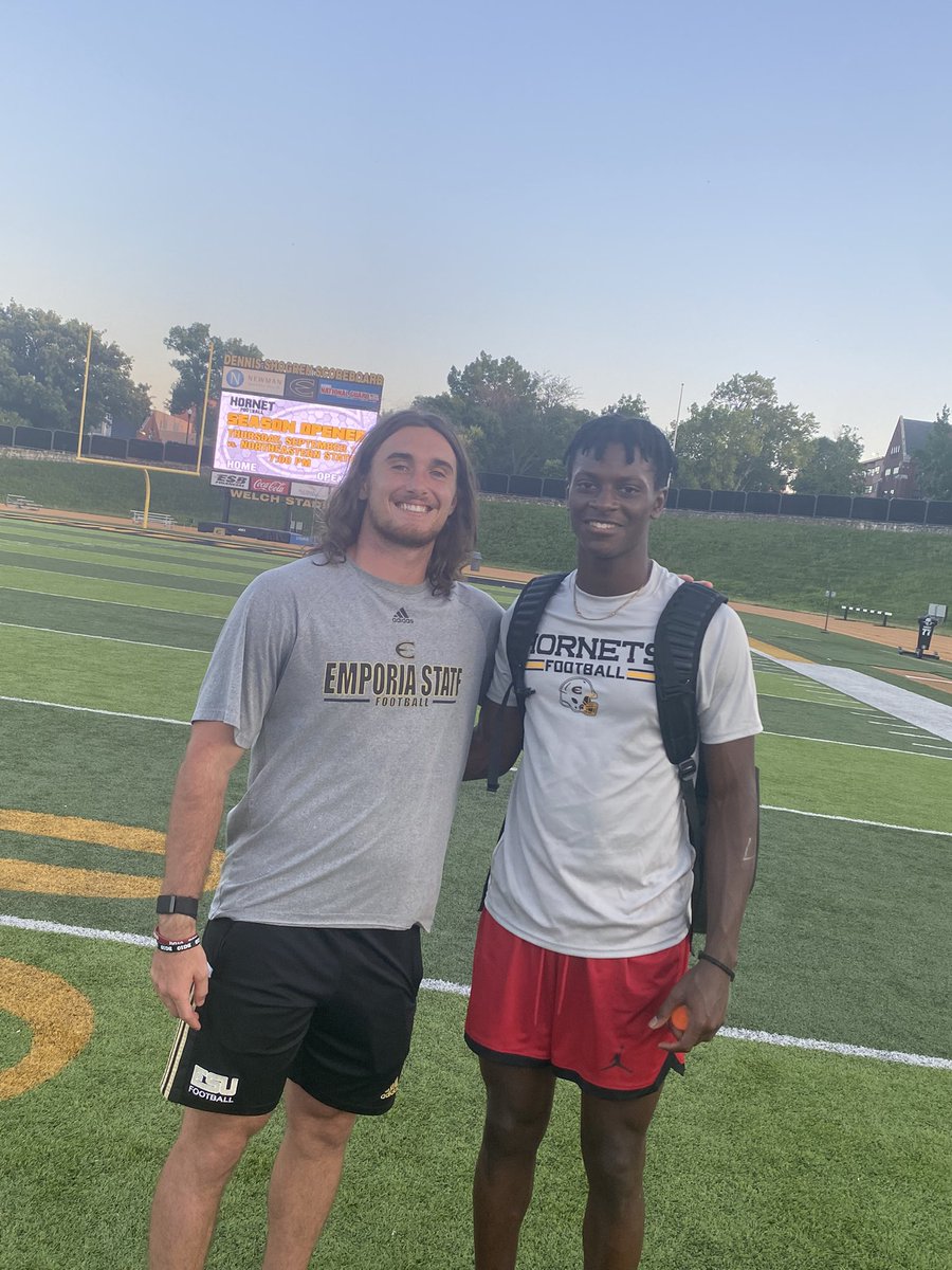 Had to get a pic of our former Muldrow Bulldog @JettGleason10 and @Trenden15 yesterday @esuhornetsfb camp. #onceabulldogalwaysabulldog