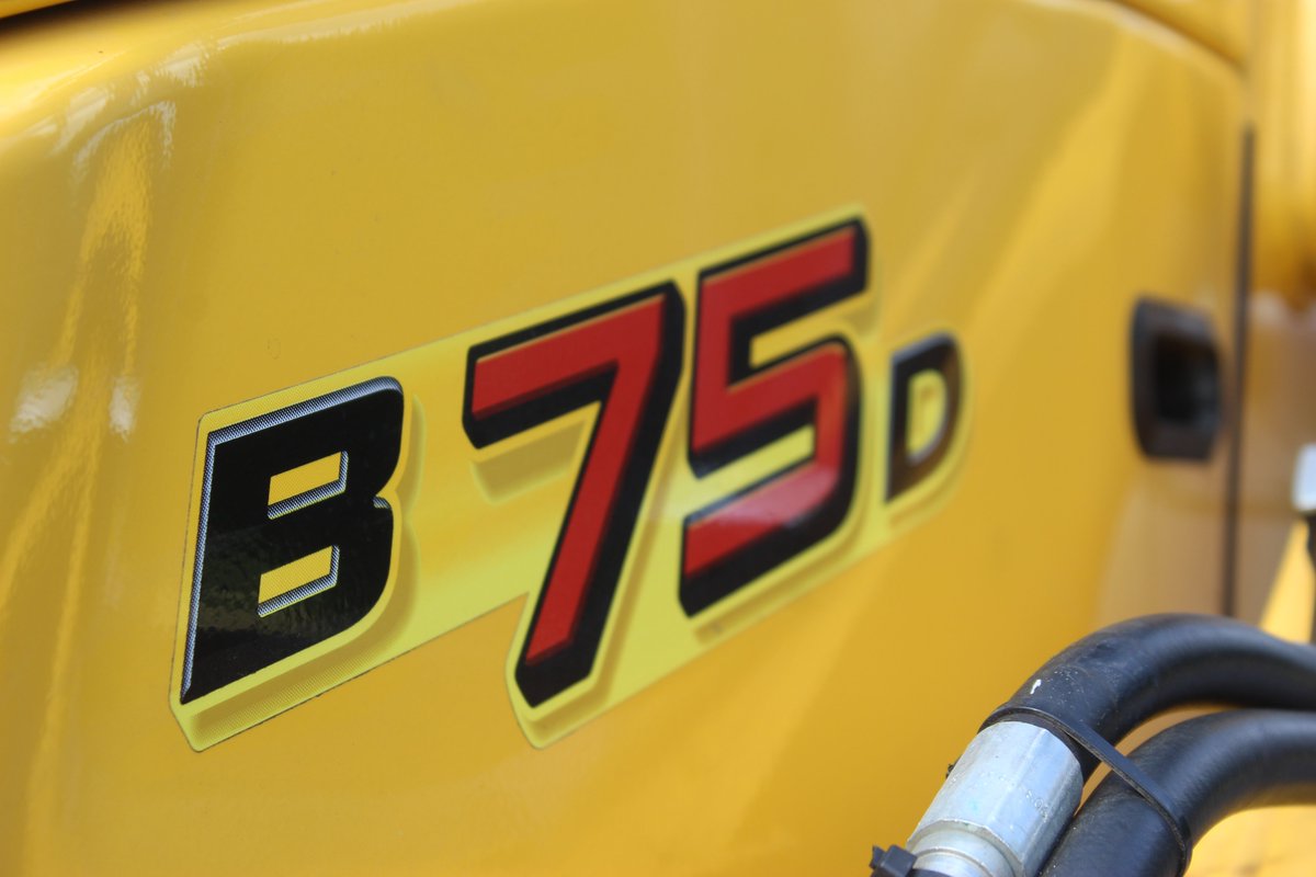 westhillstractr's tweet photo. Go Small & Work Big
@NewhollandCE B75D lift capacity, comfortable operator’s platform and outstanding
digging depth will increase your productivity in a wide range of work.
#NewHolland #B75D #NewHollandCE https://t.co/IA6QVwjtBV