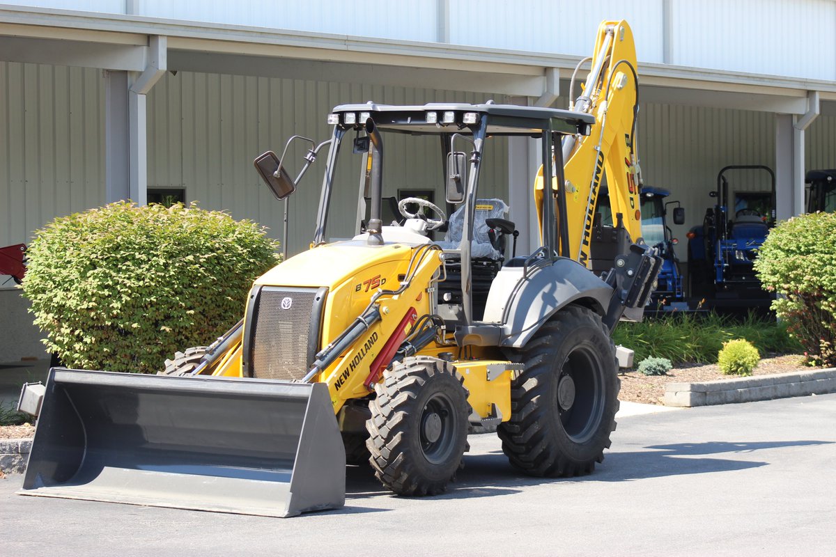 westhillstractr's tweet photo. Go Small & Work Big
@NewhollandCE B75D lift capacity, comfortable operator’s platform and outstanding
digging depth will increase your productivity in a wide range of work.
#NewHolland #B75D #NewHollandCE https://t.co/IA6QVwjtBV