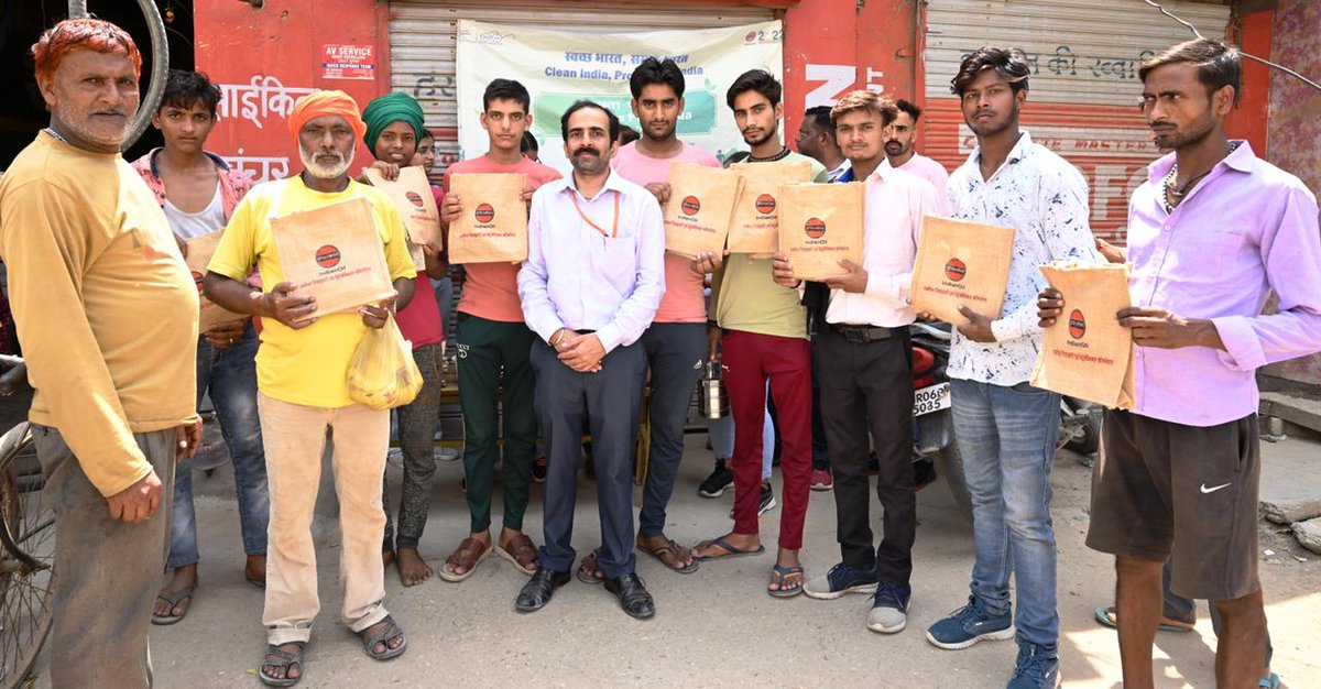 <a href="/IndianOilcl/">Indian Oil Corp Ltd</a>’s PRPC encouraged migrant labour &amp; factory workers at Industrial area, Panipat to stop using single use plastics by distributing Jute bags &amp; sanitation kits among them.
<a href="/swachhbharat/">Swachh Bharat Mission - Grameen</a>
<a href="/SwachhBharatGov/">Swachh Bharat Urban</a>
<a href="/PetroleumMin/">Ministry of Petroleum and Natural Gas #MoPNG</a>
<a href="/ChairmanIOCL/">ChairmanIOC</a>
<a href="/IOCRHQ/">Refineries Division of IndianOil</a>