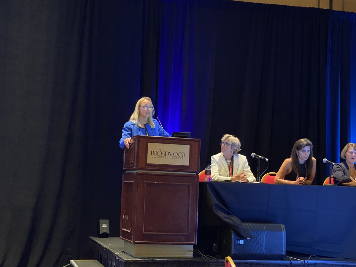 #AOSSM2022 What you need to know as a Team Physician &amp; Advocate presented by ⁦<a href="/TheFORUM15/">TheFORUM</a>⁩ ⁦<a href="/DocMatzkin/">Elizabeth Matzkin MD</a>⁩ Drs Beverly, Morganti, Scerpella, Carter and Kowowich ⁦@AOSSM_SportsMed⁩