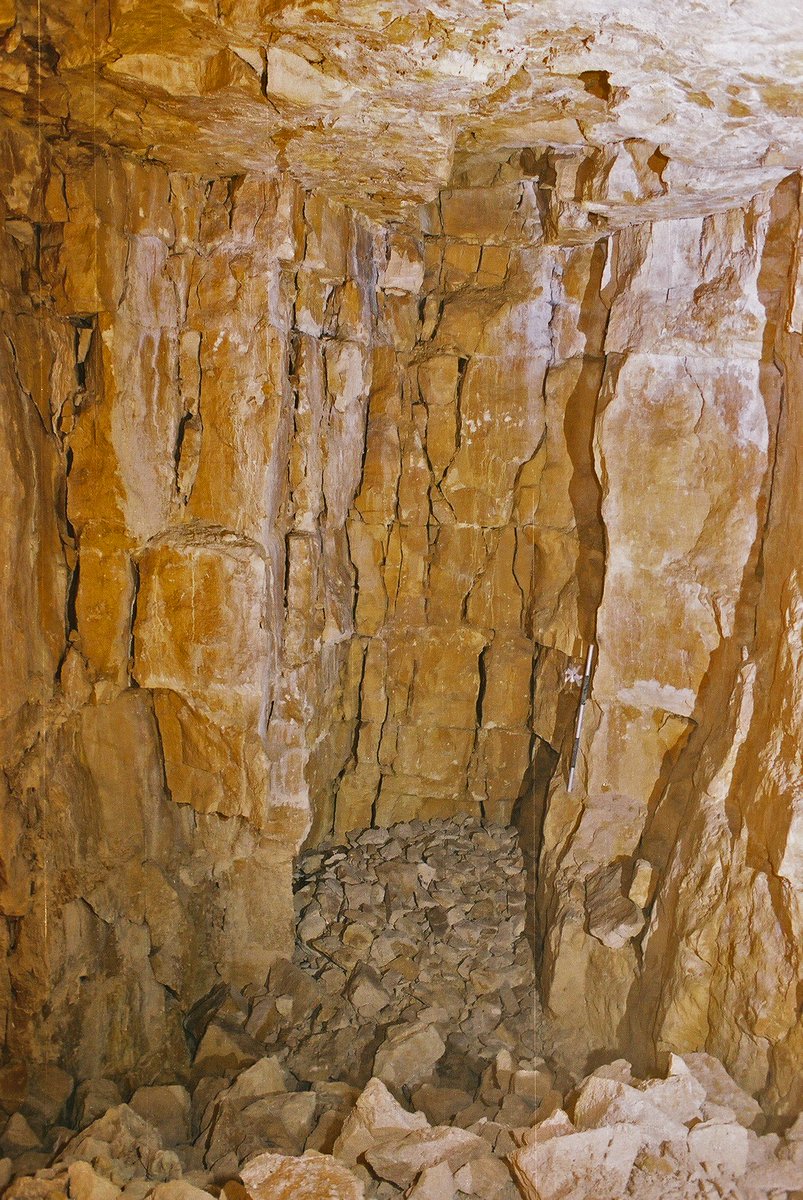 MuseumBathStone's tweet photo. The beautiful shades of #bathstone. Image taken by archaeologists working in Firs Mine, 24th July 2008. https://t.co/E55576q5ho