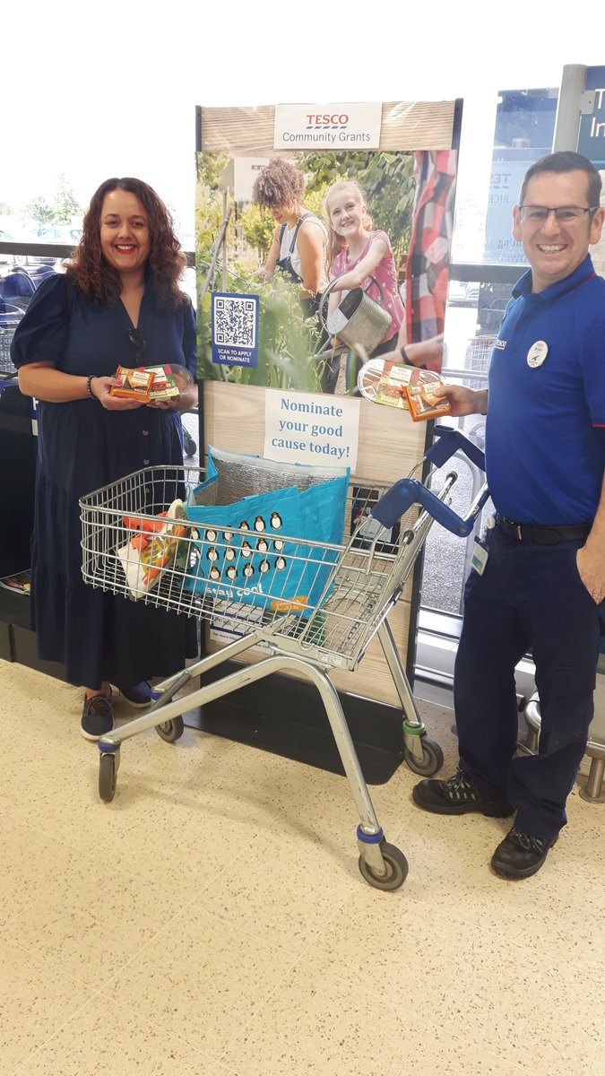 More #donations from <a href="/BicesterTesco/">BICESTER TESCO</a> this week. Firstly Pimms &amp; Lemonade for <a href="/launton_vp/">LauntonVP</a> for their show this weekend. Then #meatfree burgers and cheese for Bardwell School for their fundraising get together. #helpingbuildstrongercommunities