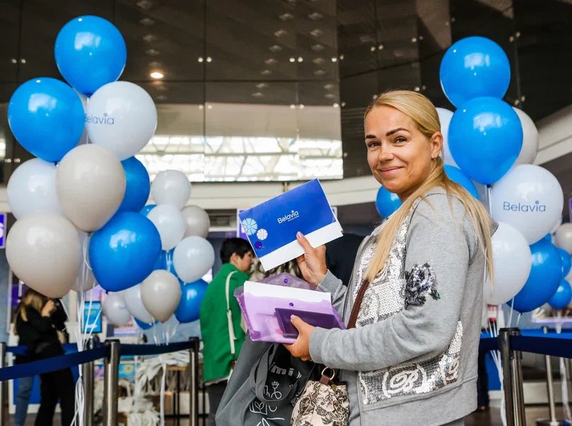 Теперь Belavia летает и во Внуково🔥

Смотрите, как прошел первый рейс из Минска в Международный аэропорт Внуково (Москва). На регистрации пассажиров ждали памятные подарки, тематическая фотозона, десерты и шары.