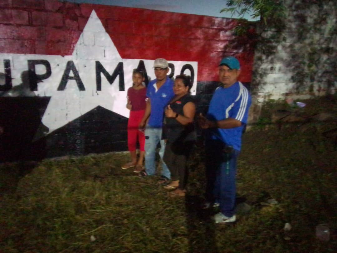 tupa_edgar's tweet photo. Desde nuestro municipio Cedeño Edo @MRTBolivar3 nos encontramos con nuestra militancia desarrollando la pinta de murales recuperando y ganando espacios en el desarrollo de la comunicación en #LaEraRebelde 
@Venezuela. @OrienteMRT_. @WBenavides_MRT.
@HAbreuMRT. https://t.co/YWa0Z2v0hd