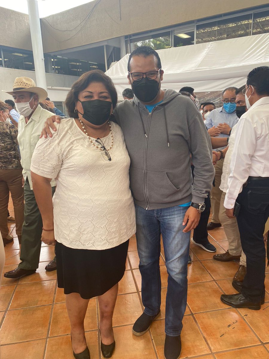 Isa_Chaias's tweet photo. Trabajando siempre en la dignificacion del magisterio.
#Snte32
#EquipoPolítico
#DII14
#RegionX https://t.co/UyqVfblI9n