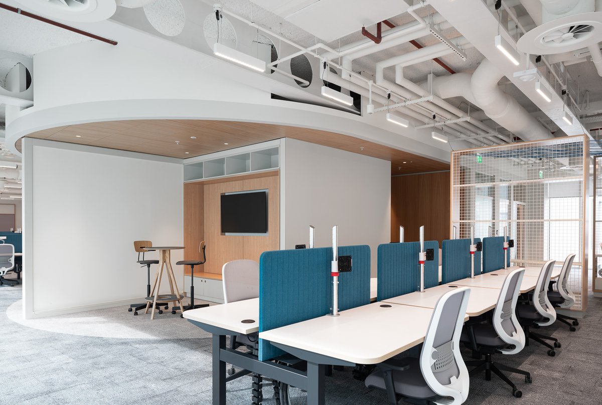 ST_Dublin's tweet photo. We are #STOBGproud Blueface a Comcast Business Company have settled into their fantastic new Dublin city centre location. Well done to our team &amp; partners! #ClientFirst | @MOLA_Arch  | @AxisEng  | @APNASurveyors  | @SavillsIreland  | @BluefaceLtd  | @StructureTone https://t.co/YvUDQiAueK