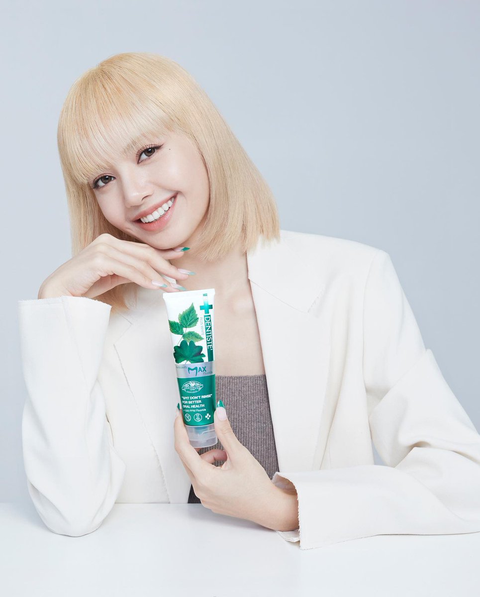 OnlyLisa03275L's tweet photo. LISA IG UPDATE 

#ยิ้มให้มั่นฝันให้max
#LisaxDENTISTE

@DentisteTh https://t.co/VArt5U4GNq