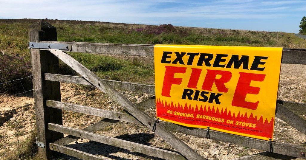 uknationalparks's tweet photo. With temperatures set to rise even higher, so does the risk of wildfires. 
You can help by taking some simple steps when outdoors;

🔥NO BBQs or Fires.
🔥NO discarded cigarettes.
🔥NO littering.
🔥CALL 999 if you discover a fire, you can use @what3words to give your location. https://t.co/s0zo3fjh3z