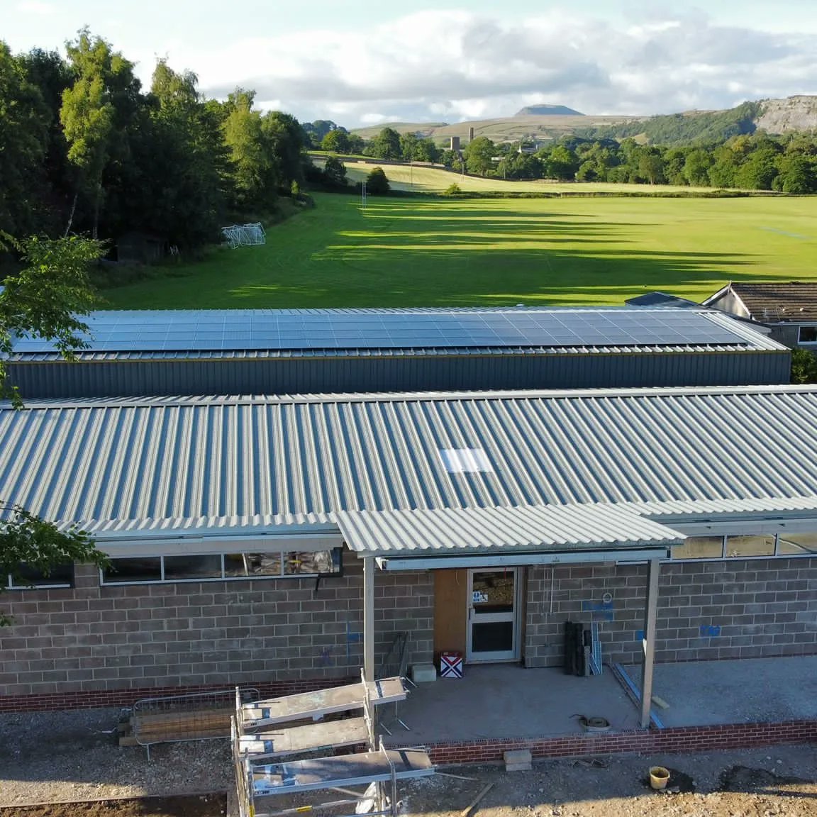SettlePool's tweet photo. **SASP Redevelopment Update**
So we did it, with your support 🙏!
The new roof is on and the Solar Panels are in place.
All set for our reopening and ready to help us tackle our huge energy costs 🙈.
Thank you everyone!
Next week...we'll take a look inside the building  👀 👀. https://t.co/wWateN4M1V