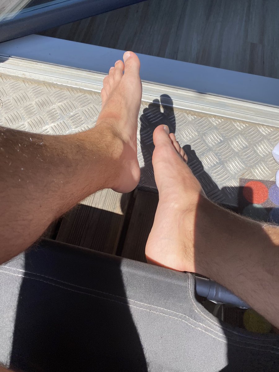 ForzaTurro's tweet photo. ☀️ #feetworship #feetfethish #gay #moneyslavefrance #cashmaster #feetmaster https://t.co/bLgZQM0k1f