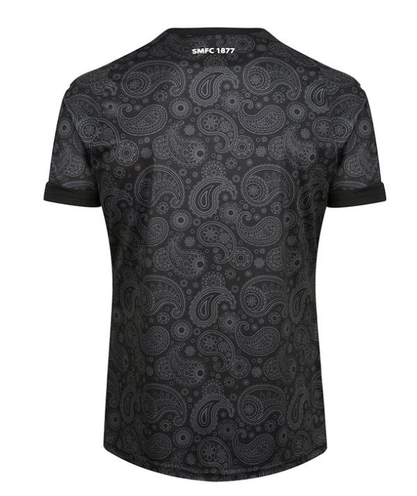 bawarmy's tweet image. Forgetting about the absolute screamer of a launch video for a second… just look at this 🥹

The colour. 
The Paisley pattern. 
The white badge and joma logo. 

It is absolute perfection 🔥🥹