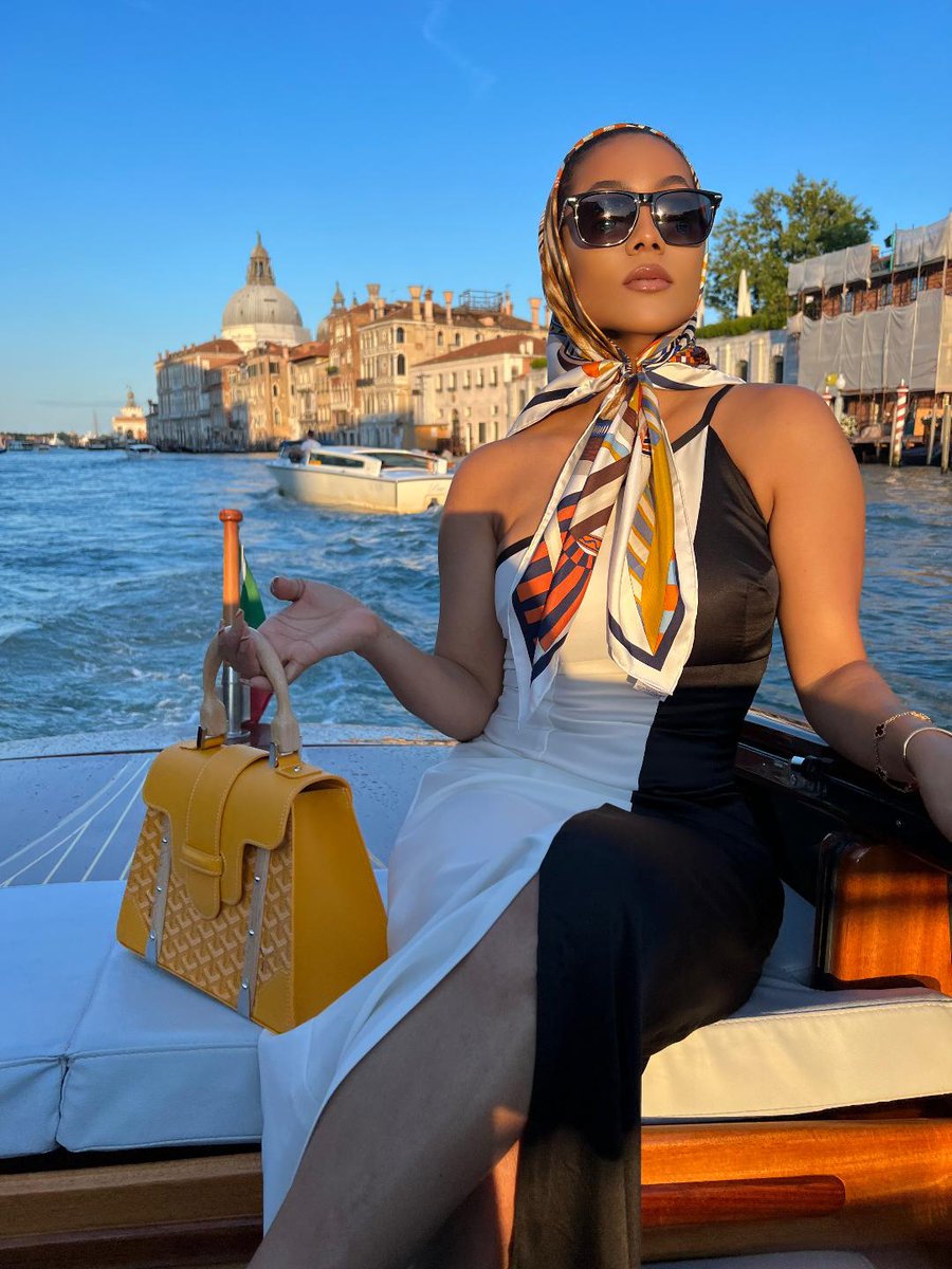 MariaChike's tweet photo. Venezia- city of floating love 💕 https://t.co/V4BtkLFgvB