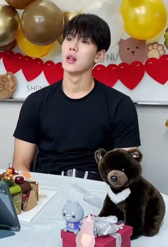 #셔누 #SHOWNU #MONSTAX <a href="/OfficialMonstaX/">몬스타엑스_MONSTA X</a>