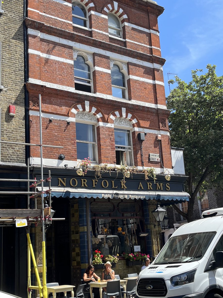 Find a London Office tweet media