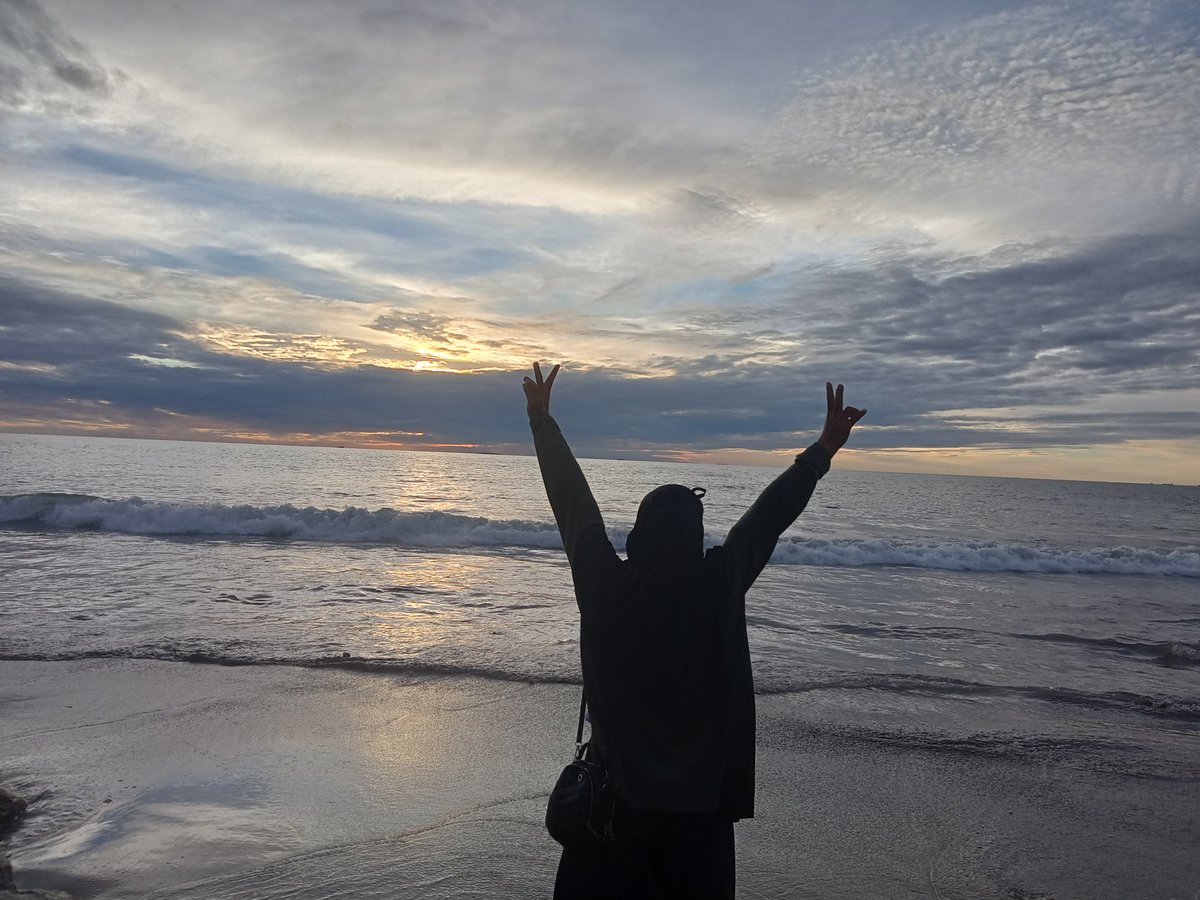 Terkadang aku rindu Laut .. ~~~