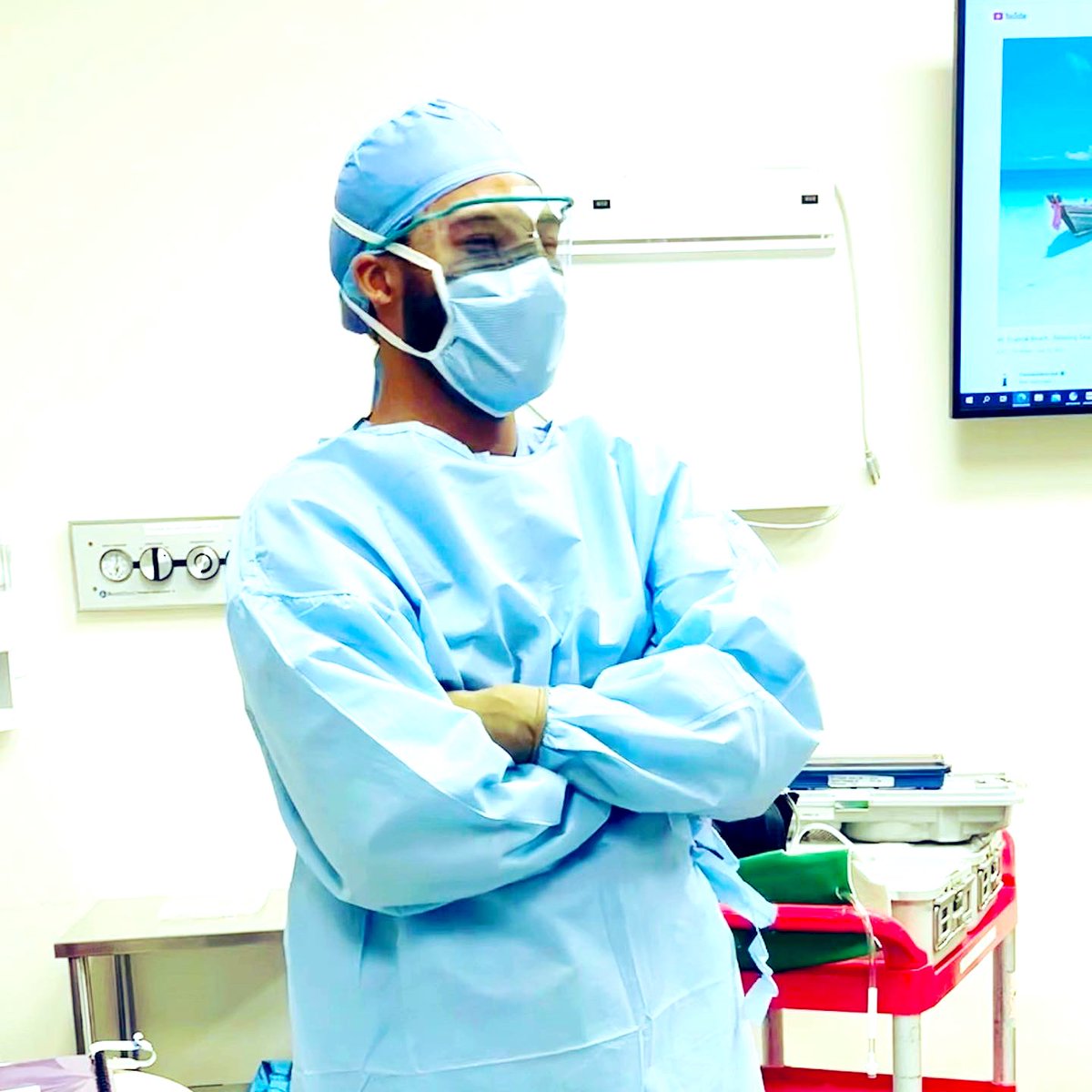 __gvp__'s tweet photo. Life as a Sub-I 🙌🏽 #sportsmedicine #orthopaedicsurgery #subintern #medicalstudent #ortho #surgery https://t.co/mBiAXp7NPl