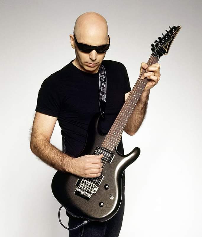 Happy birthday JOE SATRIANI!
(July 15, 1956) 