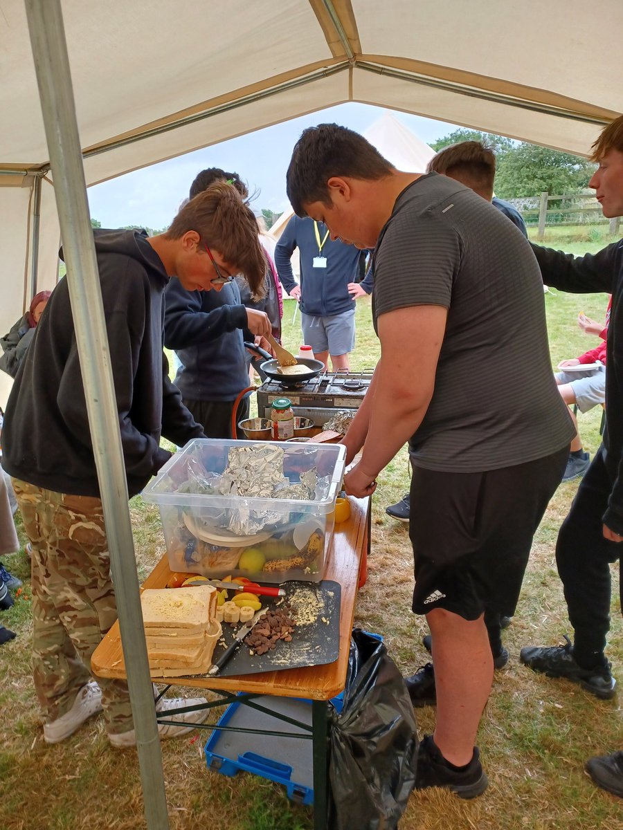 InspiraSamH's tweet photo. Food for thought @NCS our young people learning new skills, communication, team work, food safety and hygiene #lifeskills https://t.co/9PyqnoIk7h