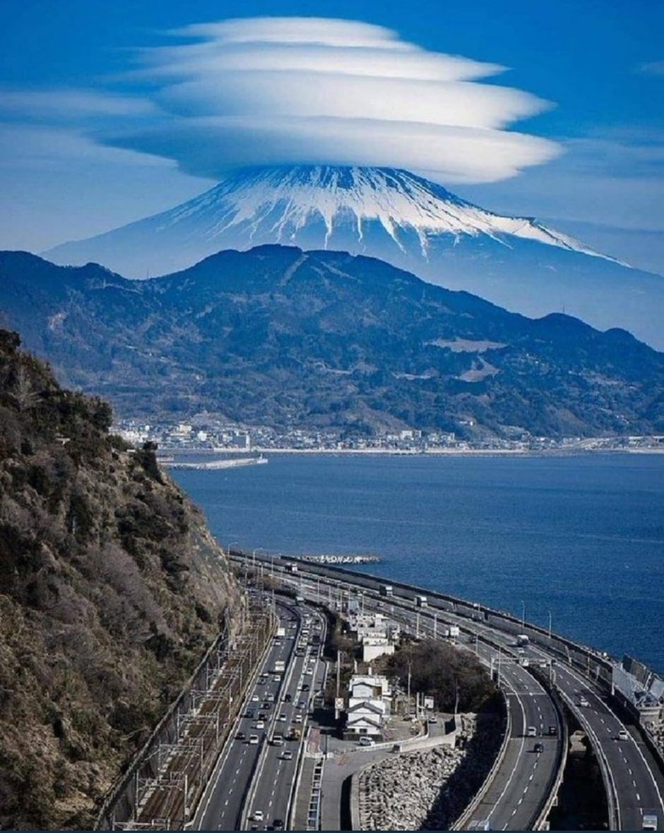 SightfulPlanet's tweet photo. Mount fuji (Japan). https://t.co/hB9bTOFMqH