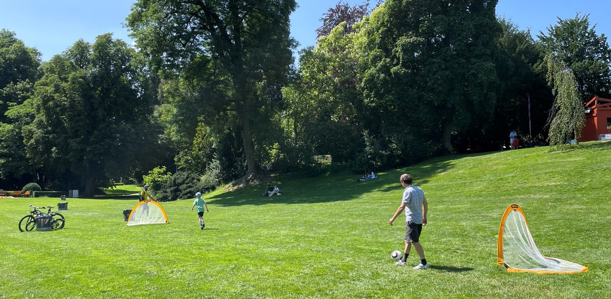 CityLuxembourg's tweet photo. #Kinnekswiss #LuxembourgCity
This Summer, the City of Luxembourg is offering a range of outdoor activities, including a number of sports, at ‘Kinnekswiss’.
All activities are free and supervised by trained sports instructors. ⚽🏐🎾
👉🏻 Course schedule: https://t.co/uRWuzke5FM https://t.co/jbezRLneIG
