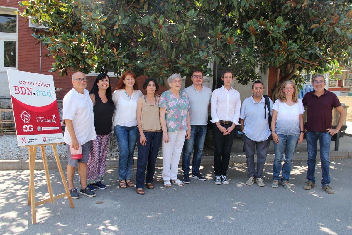 bdncapac's tweet photo. 📣Presentem la posada en marxa de la Comunalitat Urbana #BDNSud amb @josep_vidal, director general d’@econ_socialcat i @alex_montornes, primer tinent d'alcalde a #Badalona
#Comunalitats
#ComunalitatBDNSud
#EconomiaSocial https://t.co/CPuonhRe4o