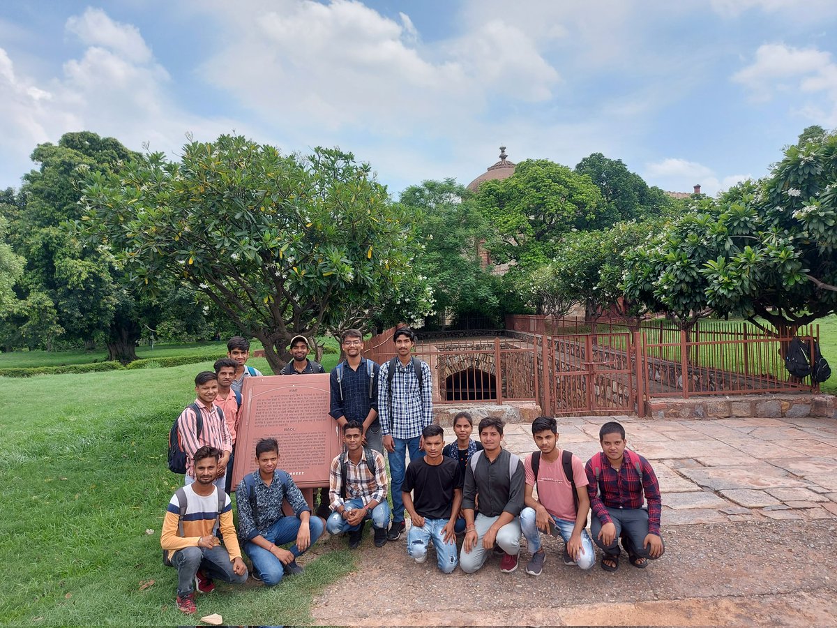 Kunnuthakur143's tweet photo. Mission Amrit sarovar 75 years of celebration the independence of India , #missionamritsarovar #amritsarovar #AICTE #ministryofeducation #ministryofinternship #NarendraModi #ArvindKejriwal #jaldharohar #missionamritsarovarjalsanrakshan https://t.co/apQ03skjFz